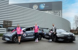 Gianluigi Donnarumma, Erling Haaland and Rayan Cherki with BYD cars